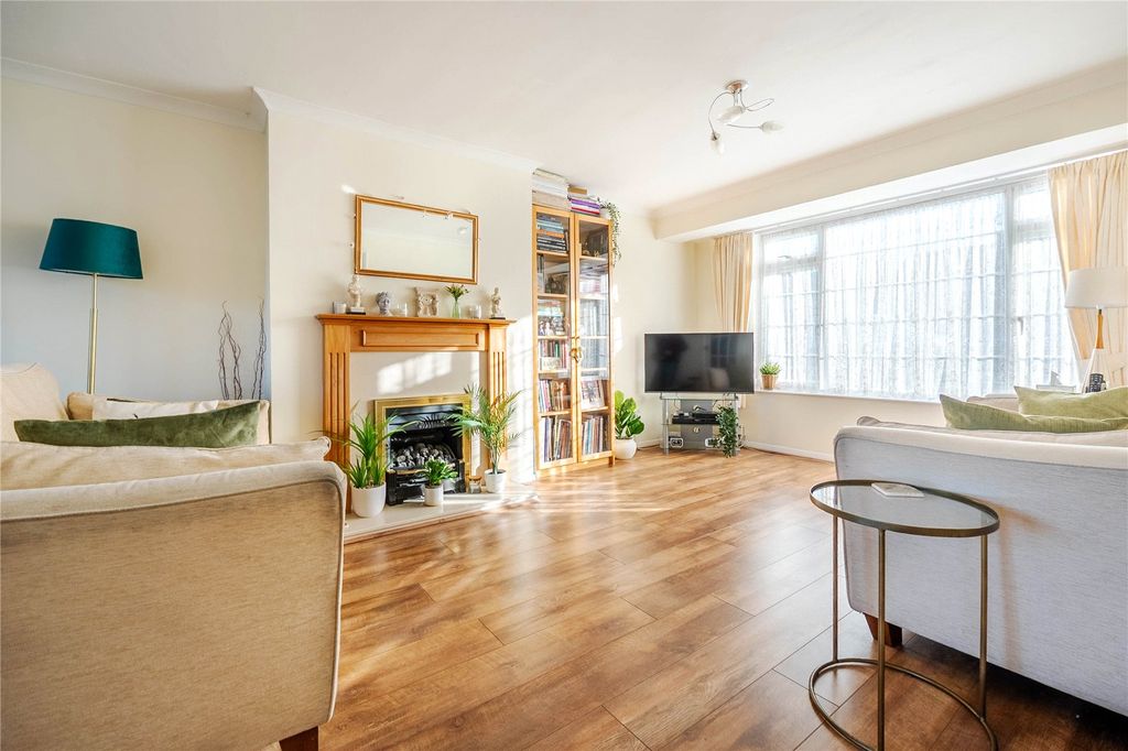 Property photo 2 of 16 Picture No. 13