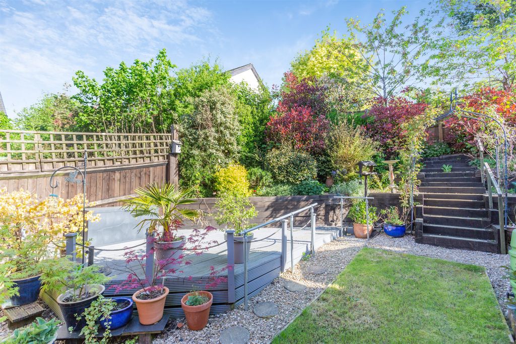 Property photo 2 of 24