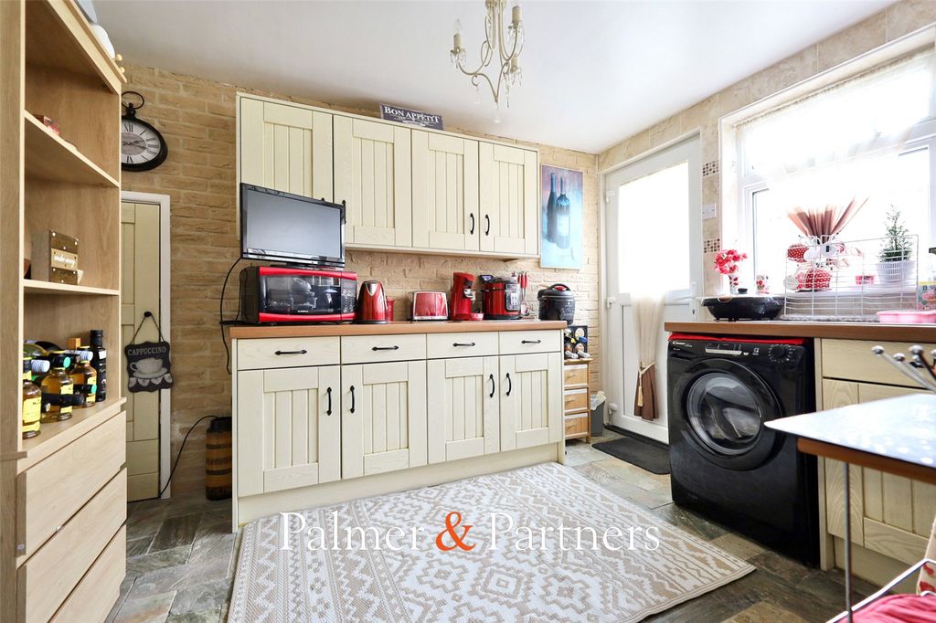 Property photo 2 of 9 Picture No. 05
