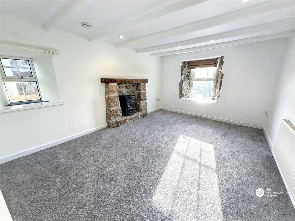 Property photo 3 of 10 Living Room