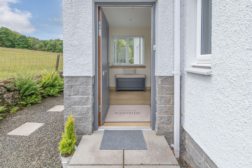 Property photo 3 of 48 60.Jpg