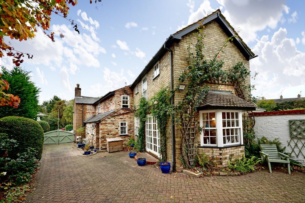 Property photo 1 of 20