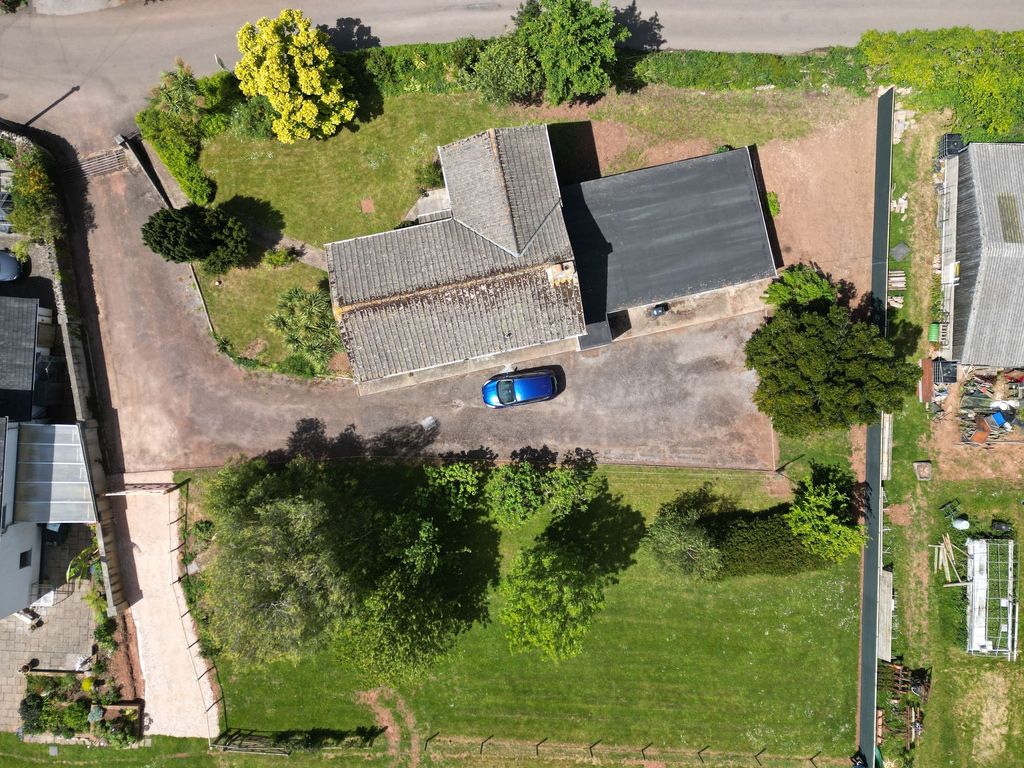 Property photo 3 of 33