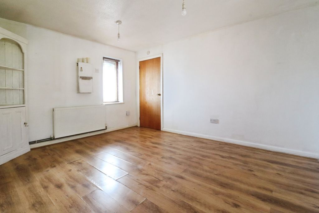 Property photo 3 of 13 Photo 2