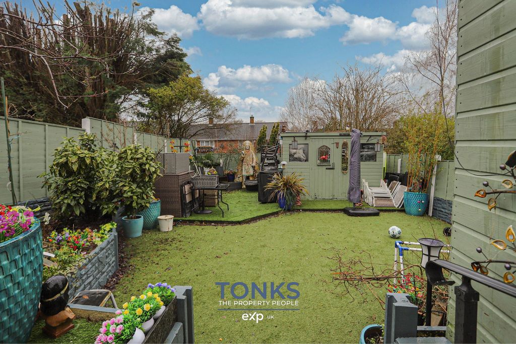 Property photo 2 of 17