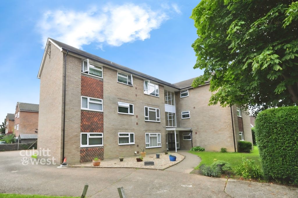 Property photo 1 of 9 External