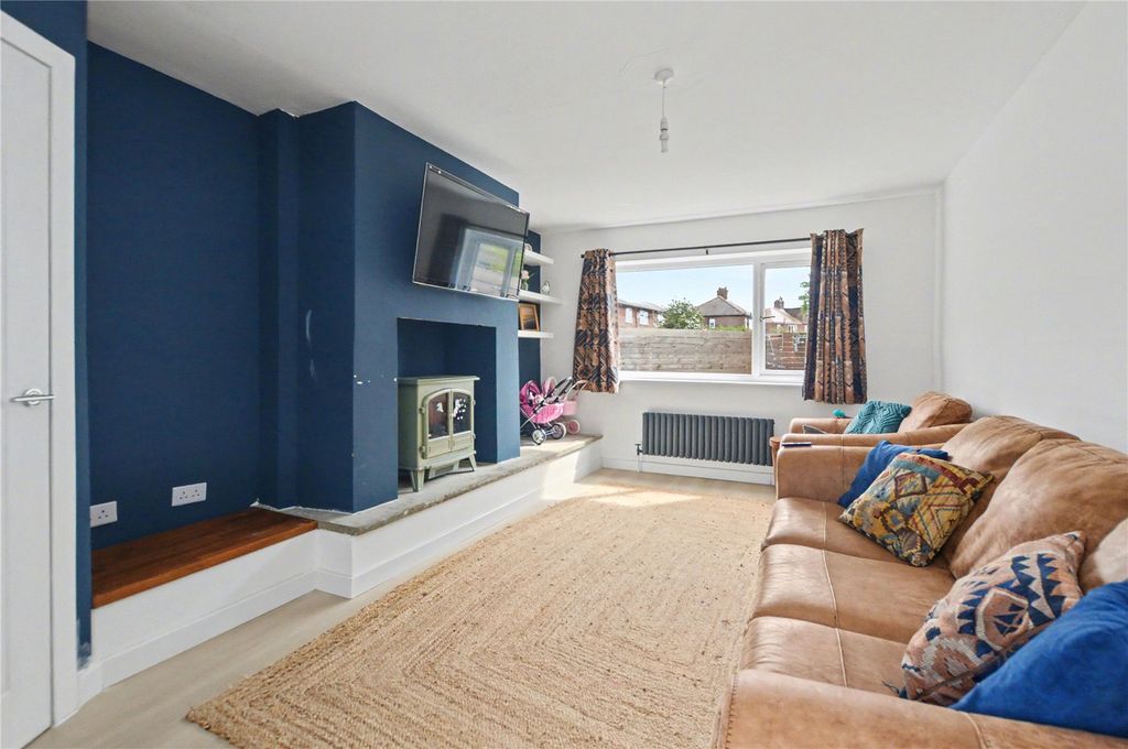 Property photo 2 of 19 Picture No. 15