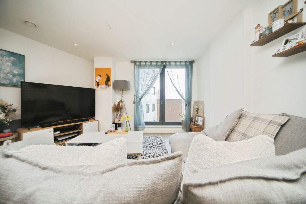 Property photo 2 of 21 9T5A5984