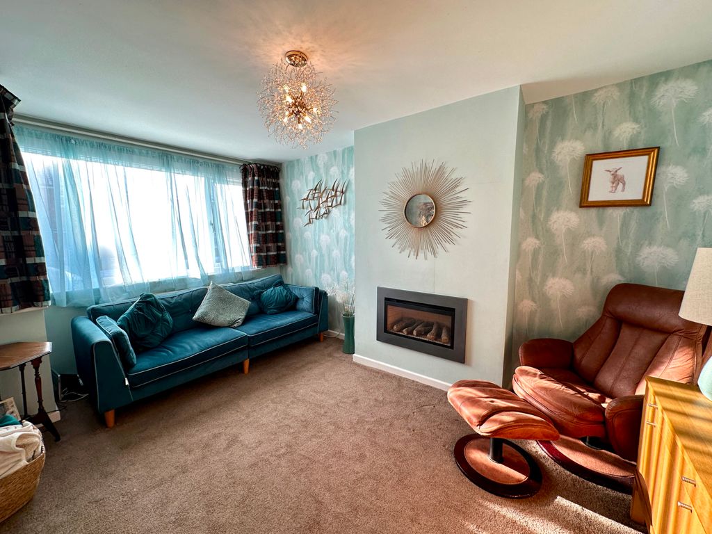 Property photo 2 of 20