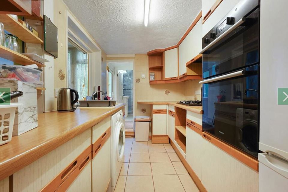 Property photo 1 of 8 2/3 Bedroom House To Rent