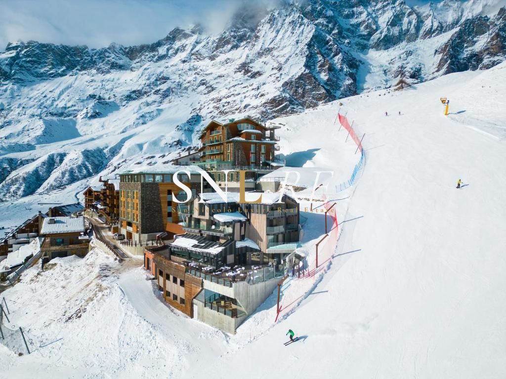 Property photo 2 of 62