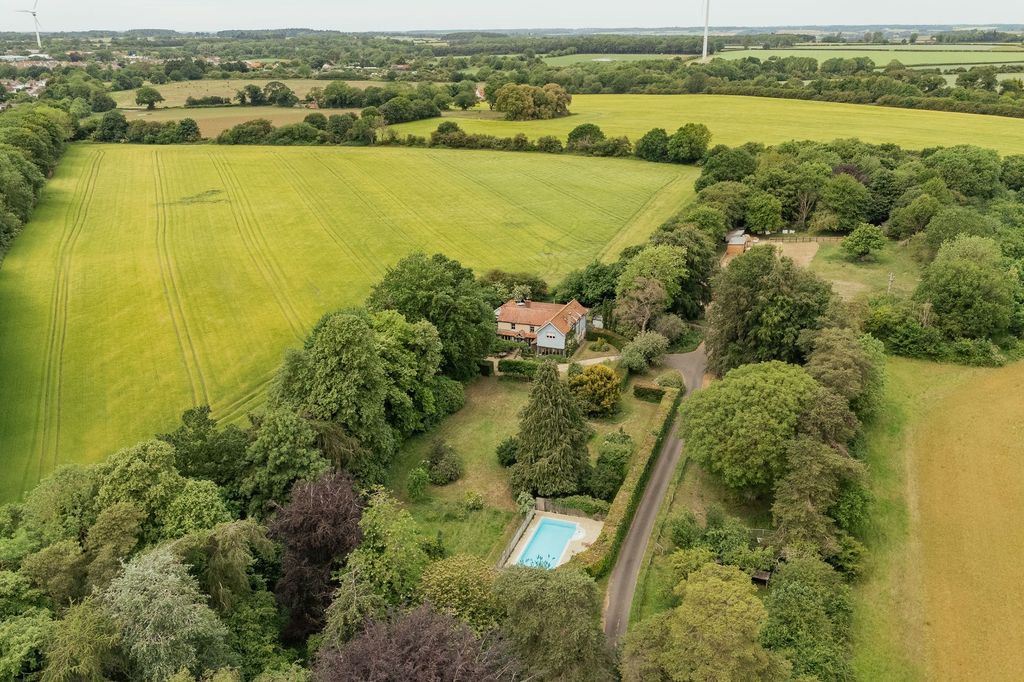 Property photo 1 of 31
