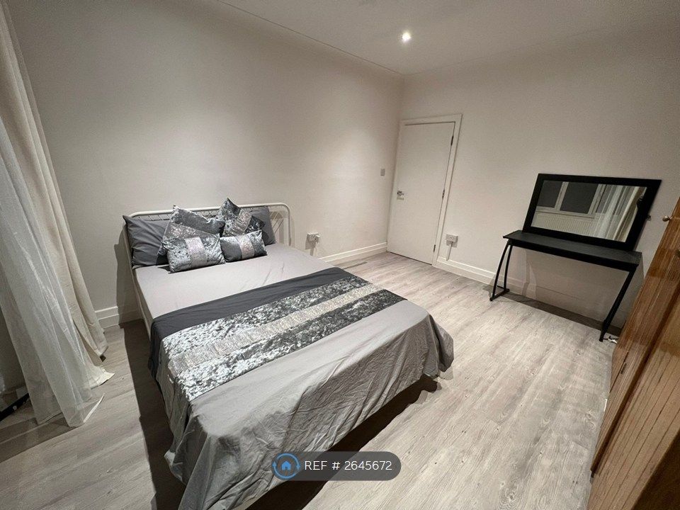 Property photo 3 of 15 Bedroom 7