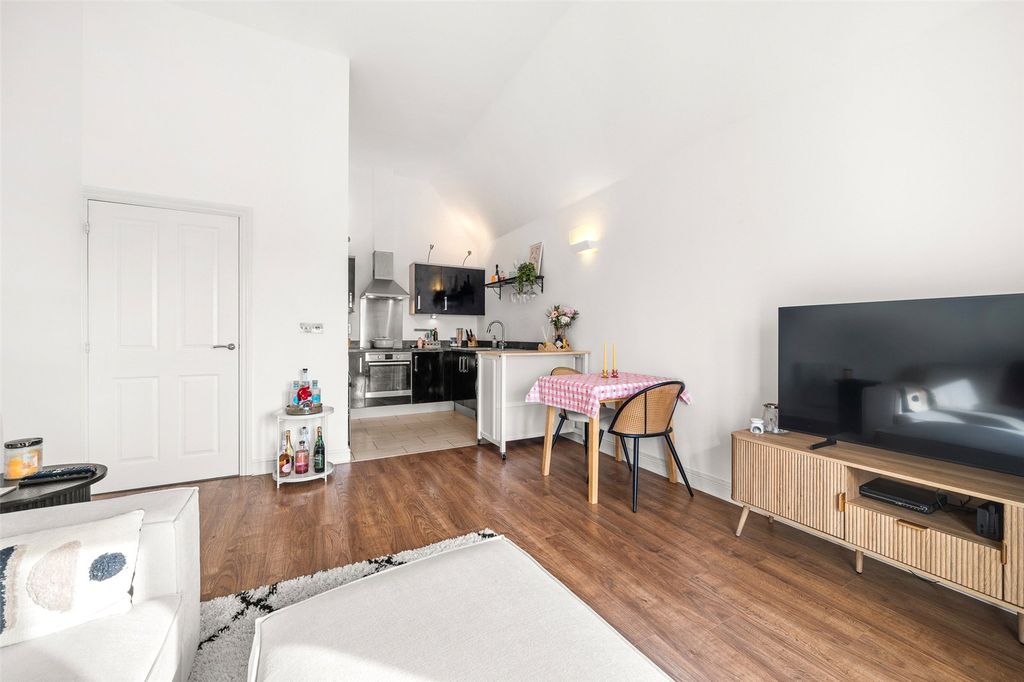 Property photo 3 of 11 Picture No. 06