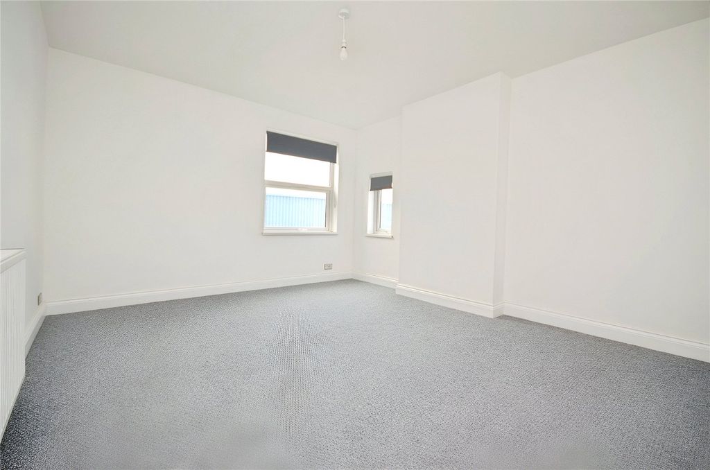 Property photo 3 of 9 Picture No. 08