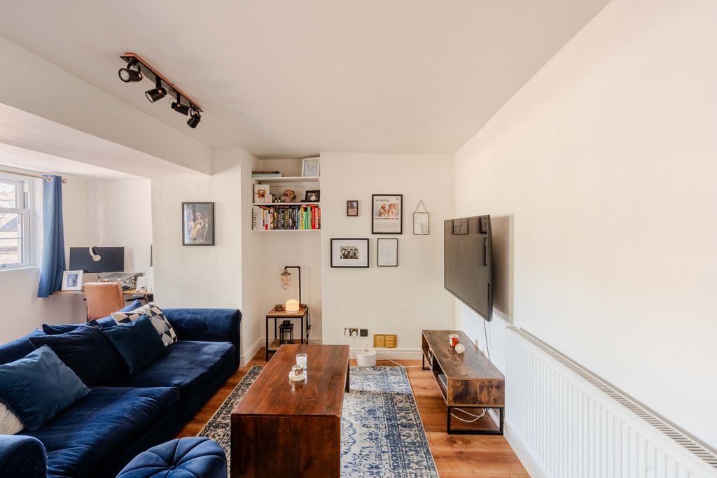 Property photo 2 of 18 15