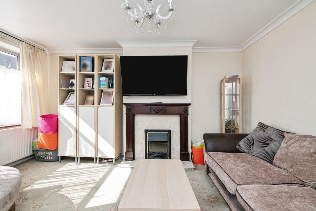 Property photo 3 of 14