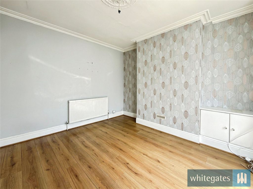 Property photo 3 of 14 Picture No. 12