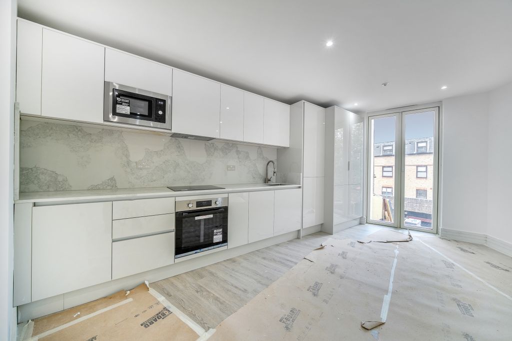 Property photo 1 of 24 1363362-13-68E4Da...