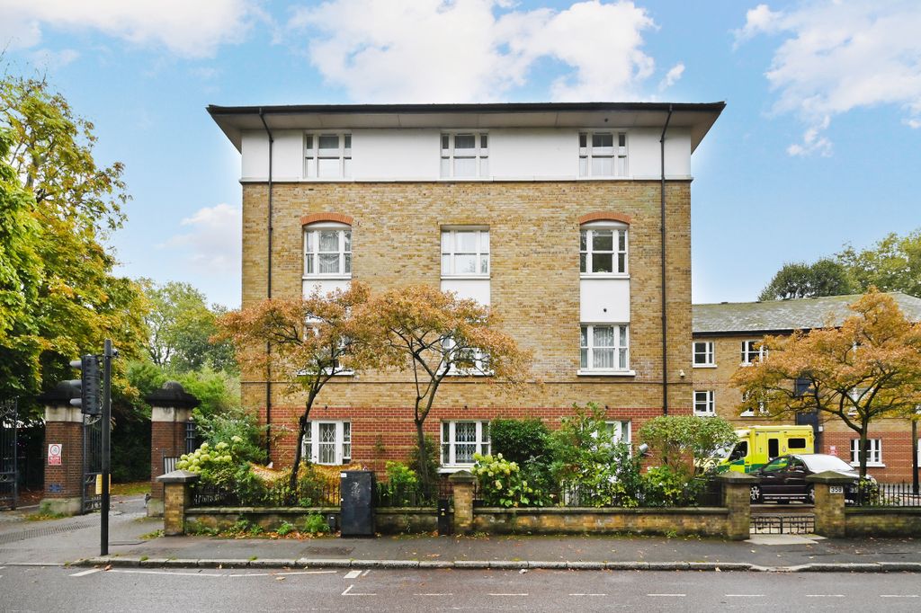Property photo 1 of 13 26-Tysson-House (10)