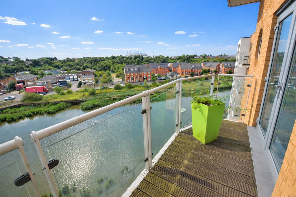 Property photo 2 of 8