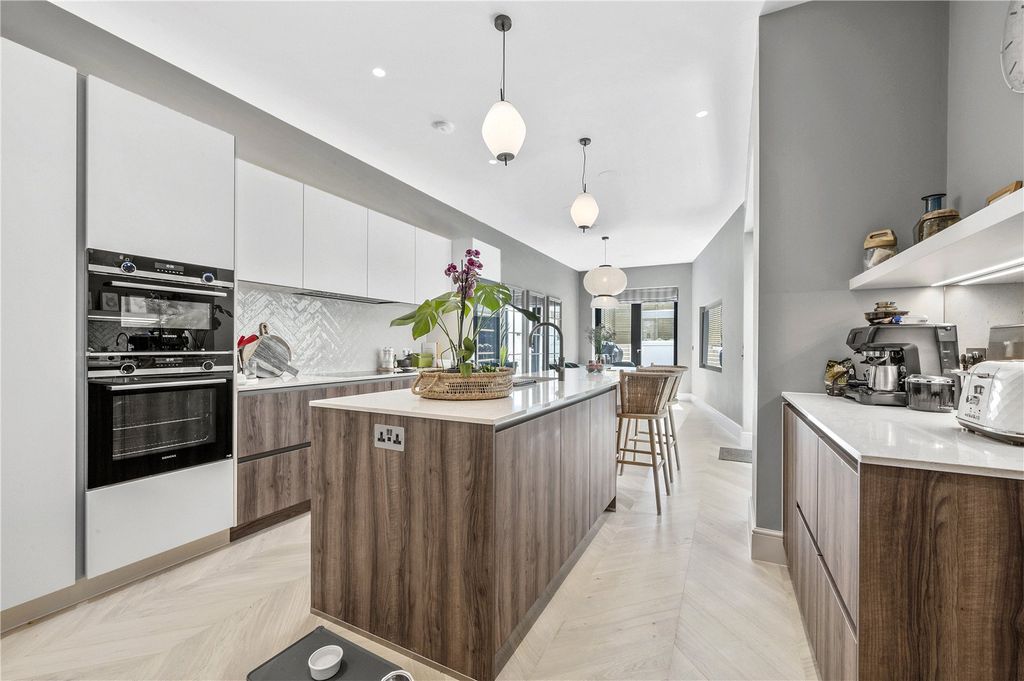 Property photo 2 of 17 Picture No. 08