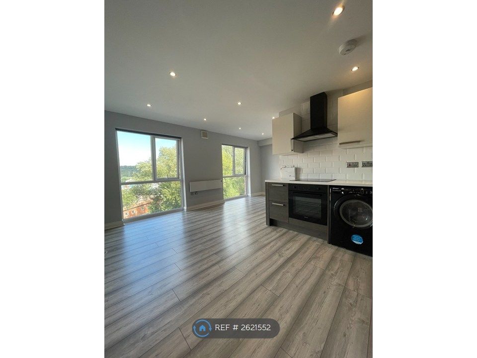 Property photo 2 of 6