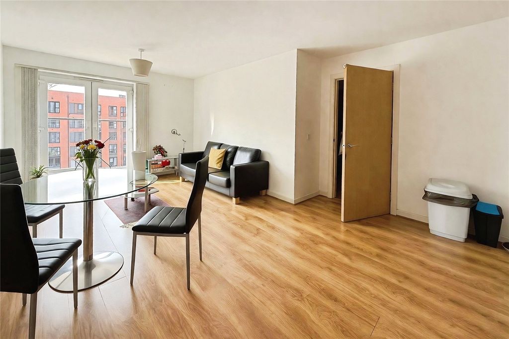 Property photo 3 of 9 Picture No. 06