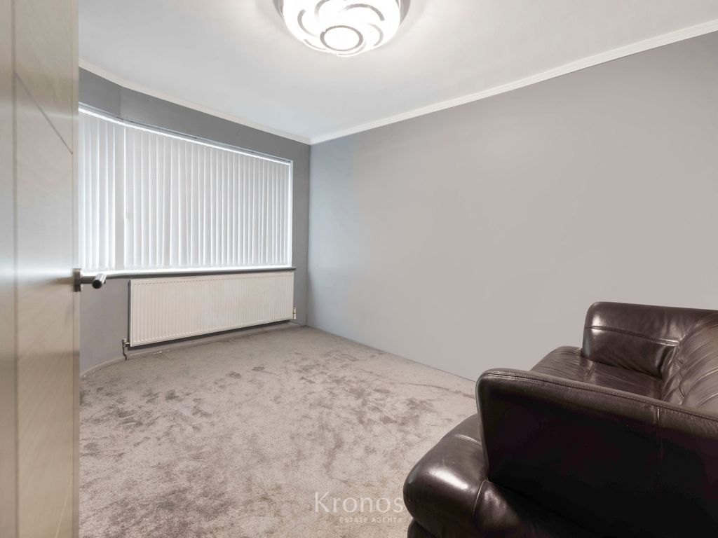 Property photo 1 of 13 Two Bedroom Ground Floor Maisonette For Sale In Hayes