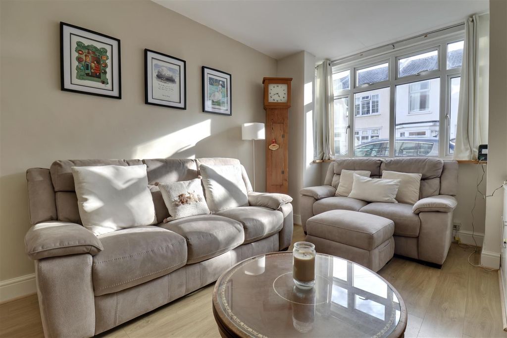 Property photo 3 of 16 E60Ab837-Fd5F-4Cbd-9364-57F3Da62Da8C_1_201_A.Jpeg