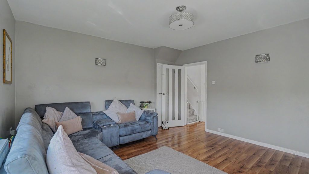 Property photo 3 of 26