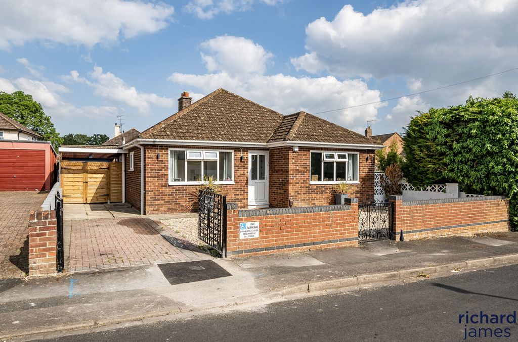 Property photo 1 of 11 0cc4B0F149cd41Dabfdbca7E5E7514Bb