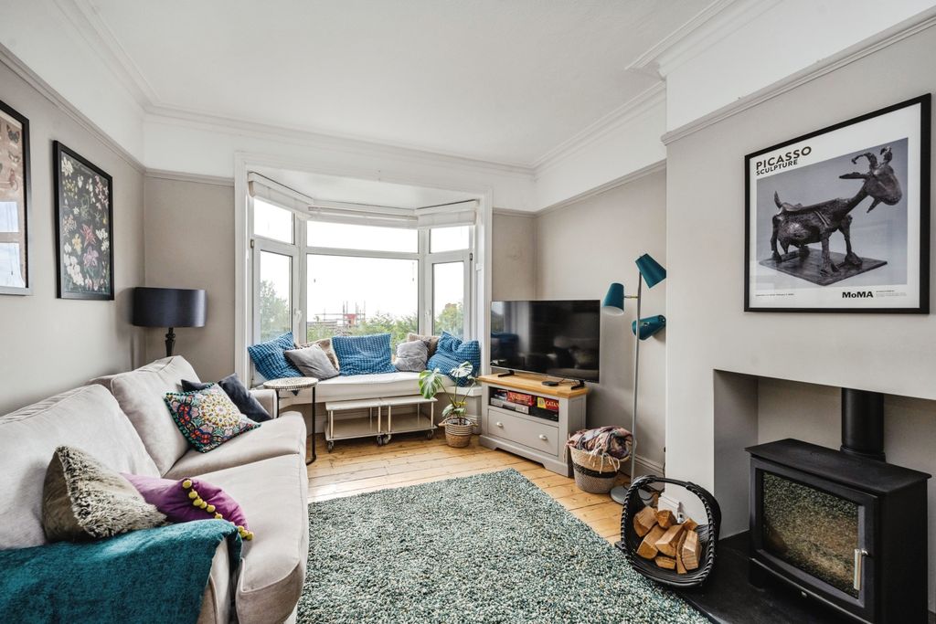 Property photo 3 of 20