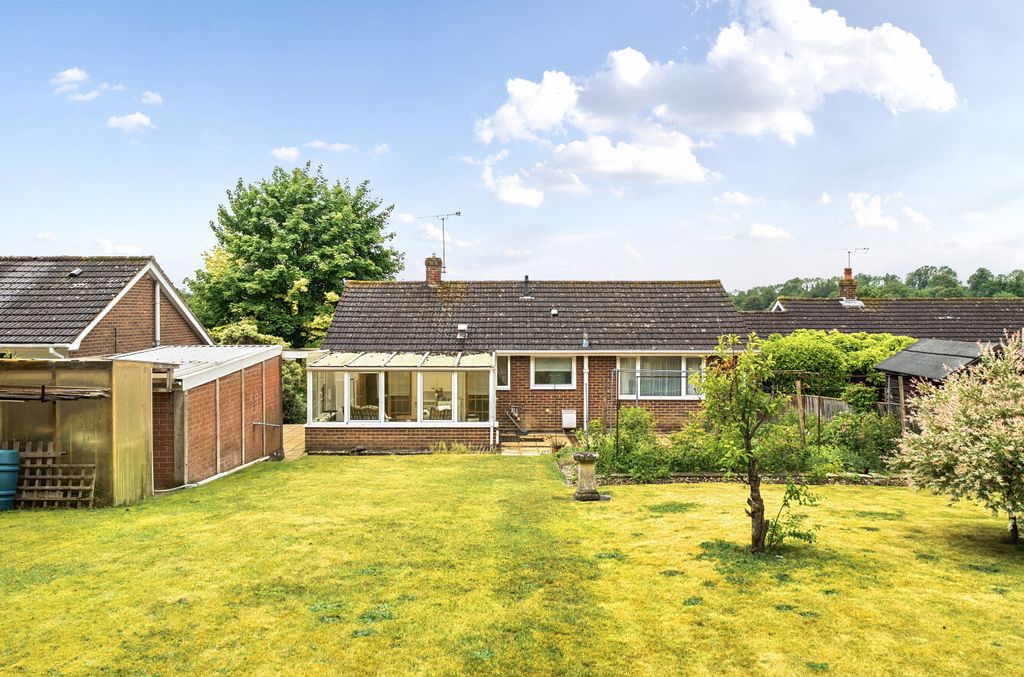 Property photo 1 of 12 1303761-3-6841865...