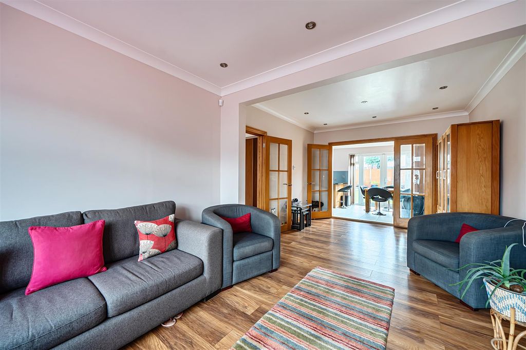 Property photo 3 of 20