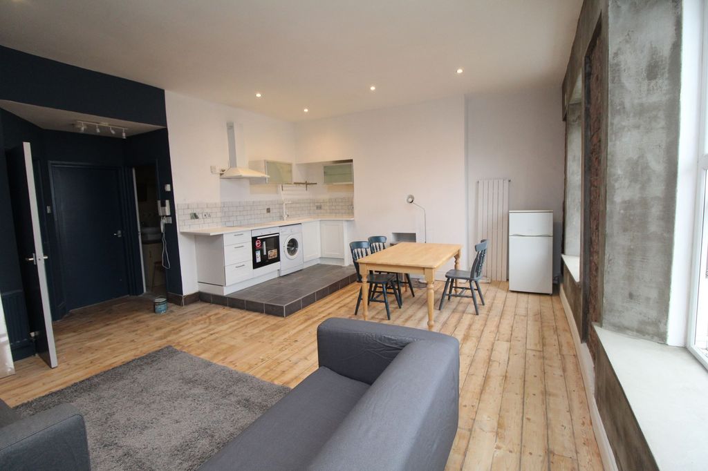 Property photo 3 of 5