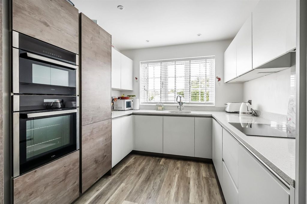 Property photo 2 of 15 .Whitehaven-Drive-13.Jpg