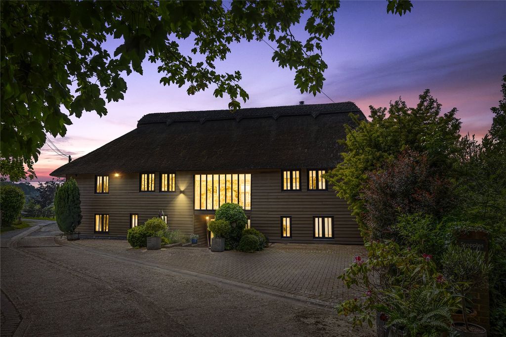 Property photo 2 of 29 Picture No. 32