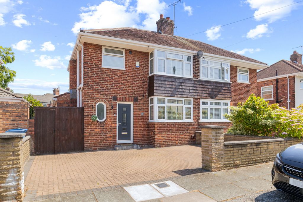 Property photo 1 of 28