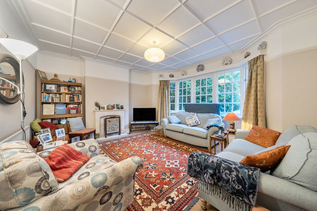 Property photo 2 of 21 1395995-12-6968Fd...