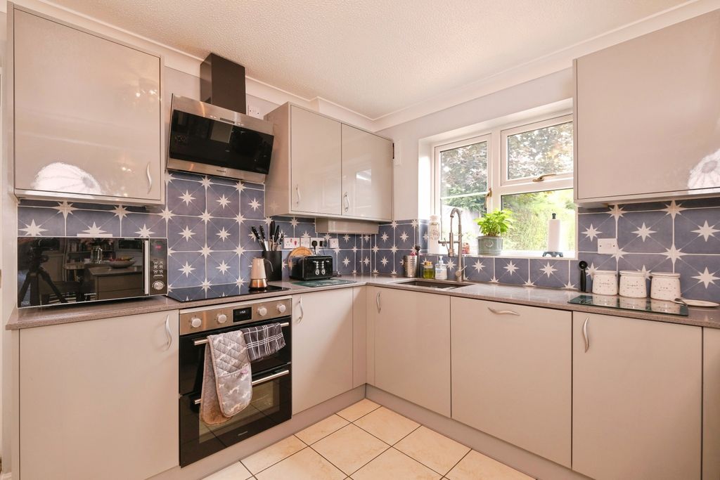 Property photo 3 of 15