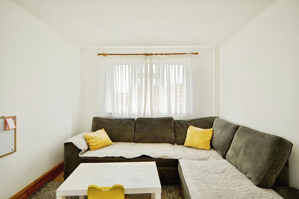Property photo 3 of 16 Pbox-Img.Jpg