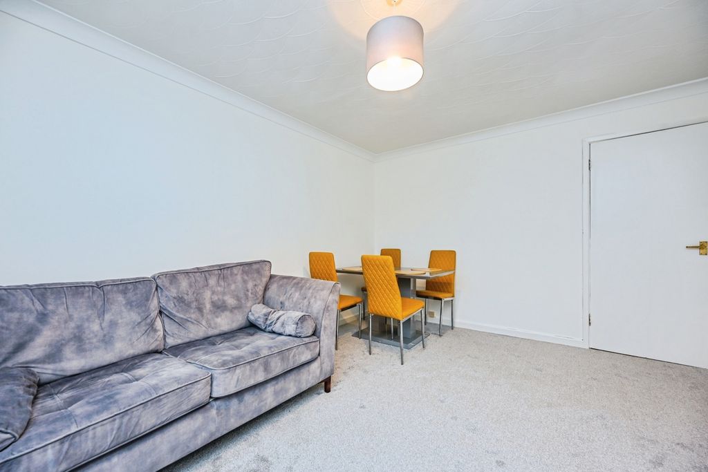 Property photo 3 of 11 Pbox-Img.Jpg