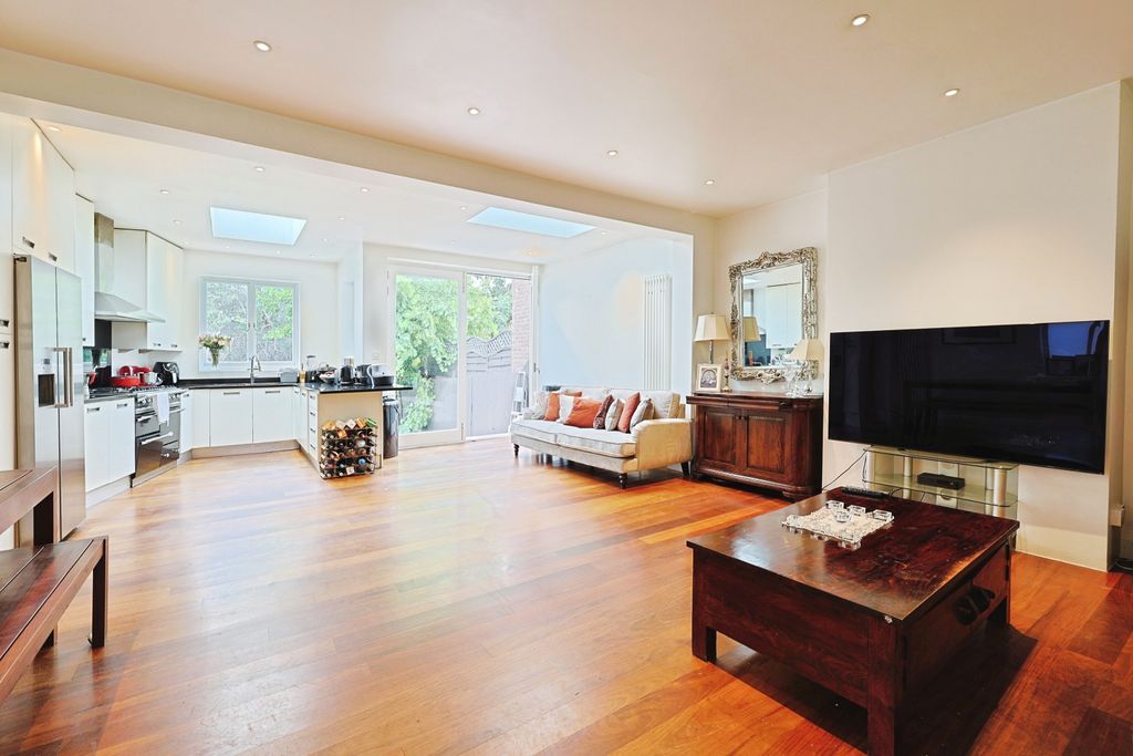 Property photo 1 of 19 Open Plan Living
