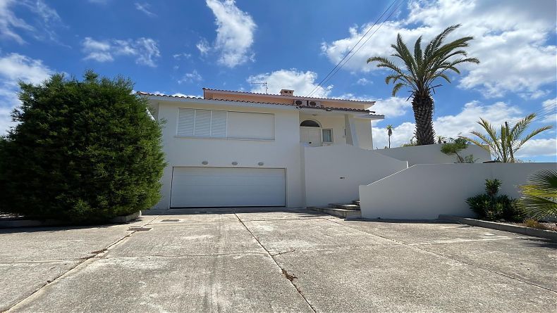 Property photo 1 of 45