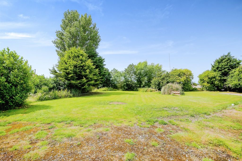 Property photo 2 of 31
