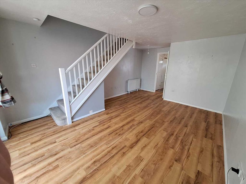 Property photo 3 of 11 Living Room