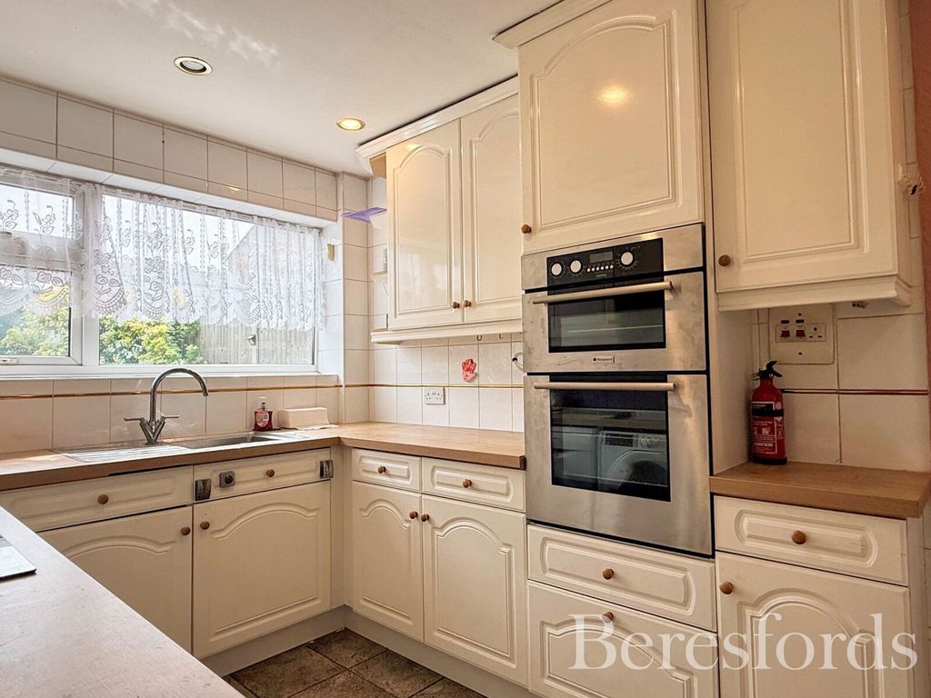 Property photo 2 of 19 Picture No. 14