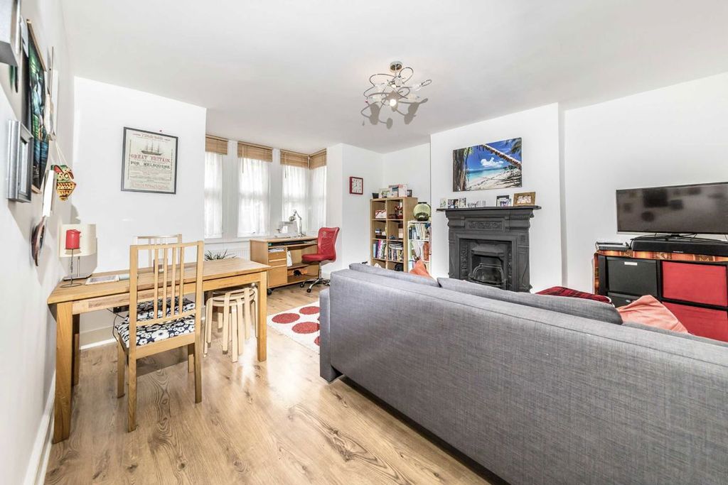 Property photo 3 of 6