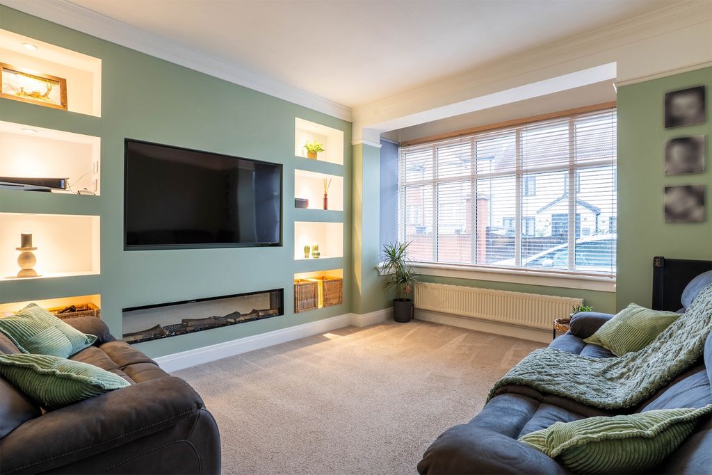 Property photo 2 of 20 4604984